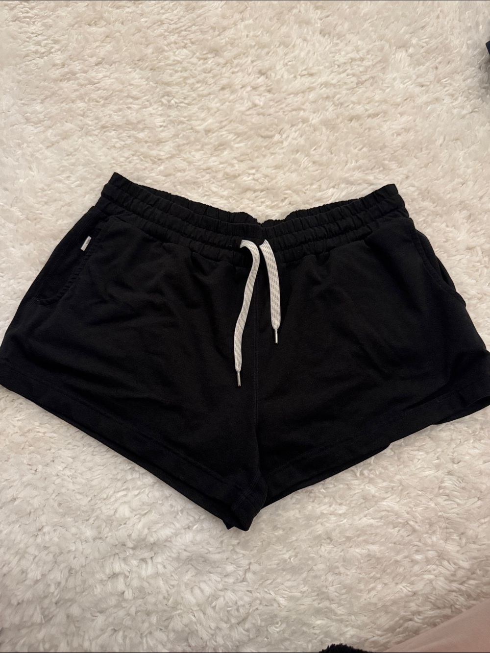 Vuori Shorts